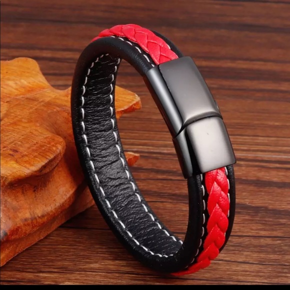 Handcrafted Braided Red and Black Leather Bracelet - Picture 2 of 4